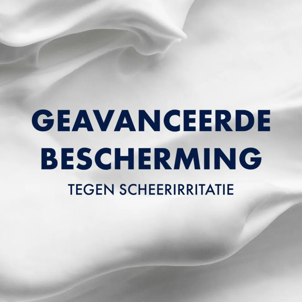 Gillette Fusion Scheerschuim Met Amandelolie Voor De Gevoelige Huid 250 ml