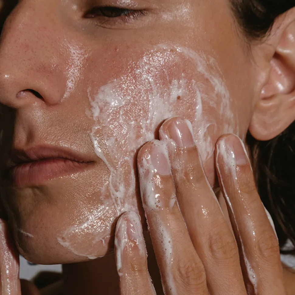 Madara Acne Sebum Control-Reinigingsmiddel Voor Een Zuivere Huid 140 ml